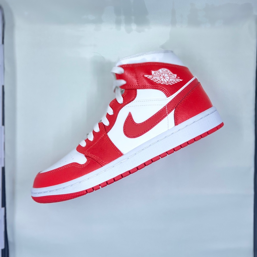 Womens Air Jordan 1 Mid 'Habanero Red'